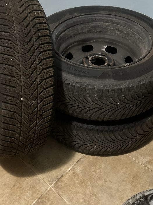 Зимен комплект гуми и джанти – 195/65 R15 за Citroën / Peugeot.