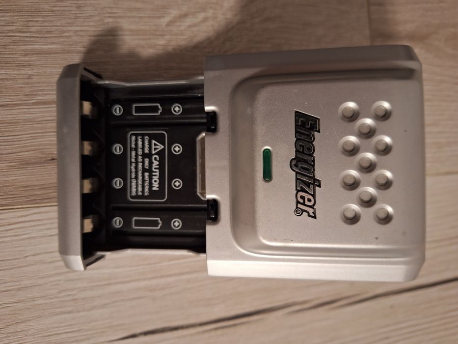 Încărcător baterii energizer