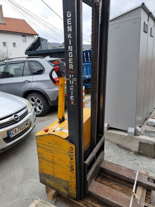 Зарядно за електрокар  стакер палетна количка