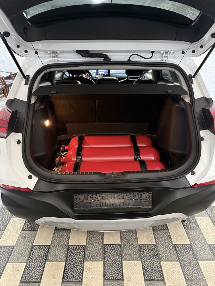 Tracker 2 Premier 2023 км 25000 метан