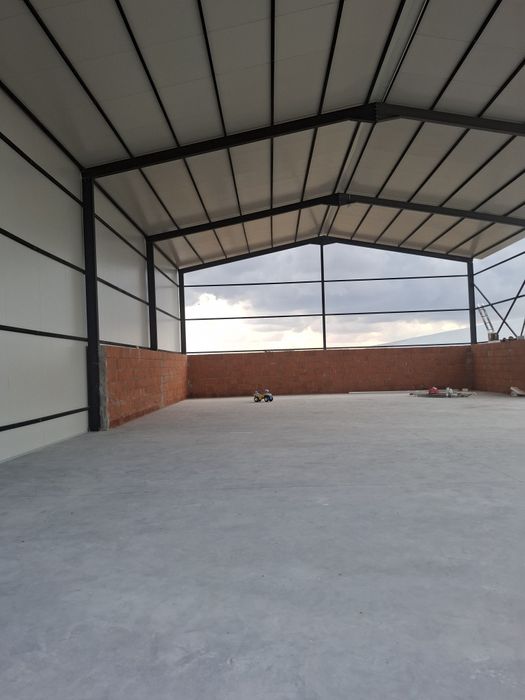 Vând structură metalică 10x20x4 confectionata din ipe 180 fac si alte