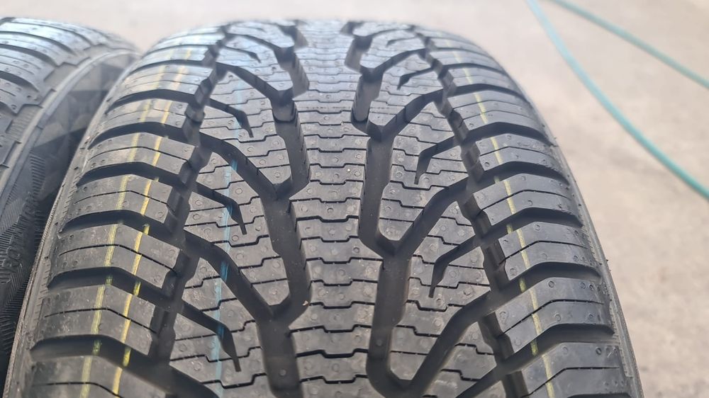 225 40 18 Uniroyal all season noi 2 anvelope iarna vara  noi