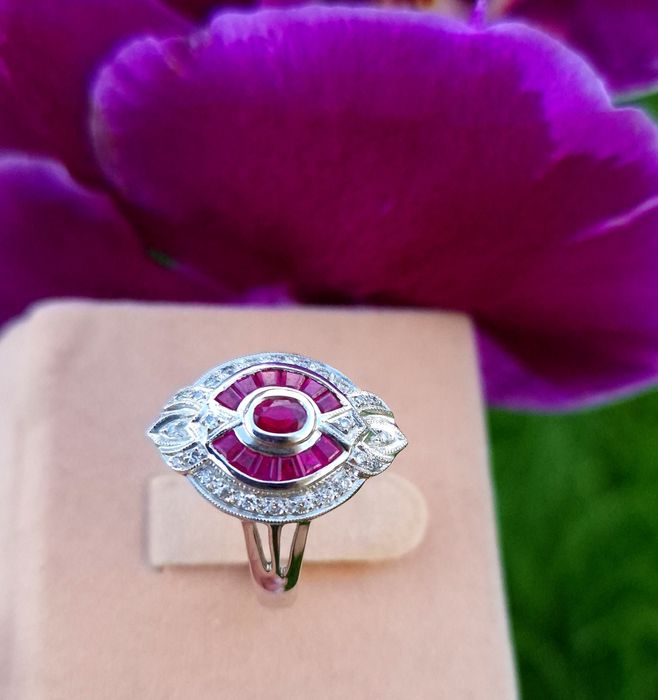 Inel Art Deco din aur de 18K cu diamante si rubine naturale