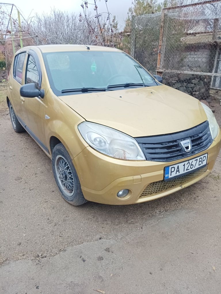 Продавам Дачия Сандеро 2009 г.