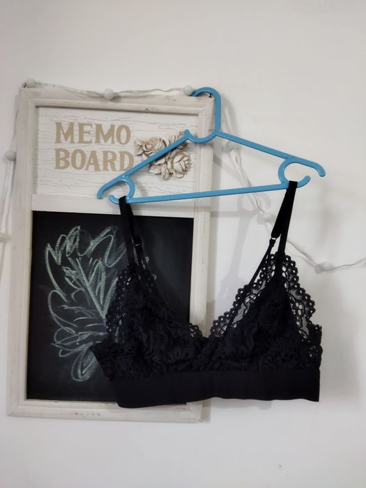 Bustiera sutien din dantela neagra mărimea S reglabil