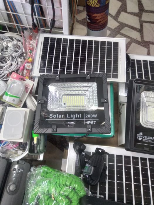 Proiectoare200w solare