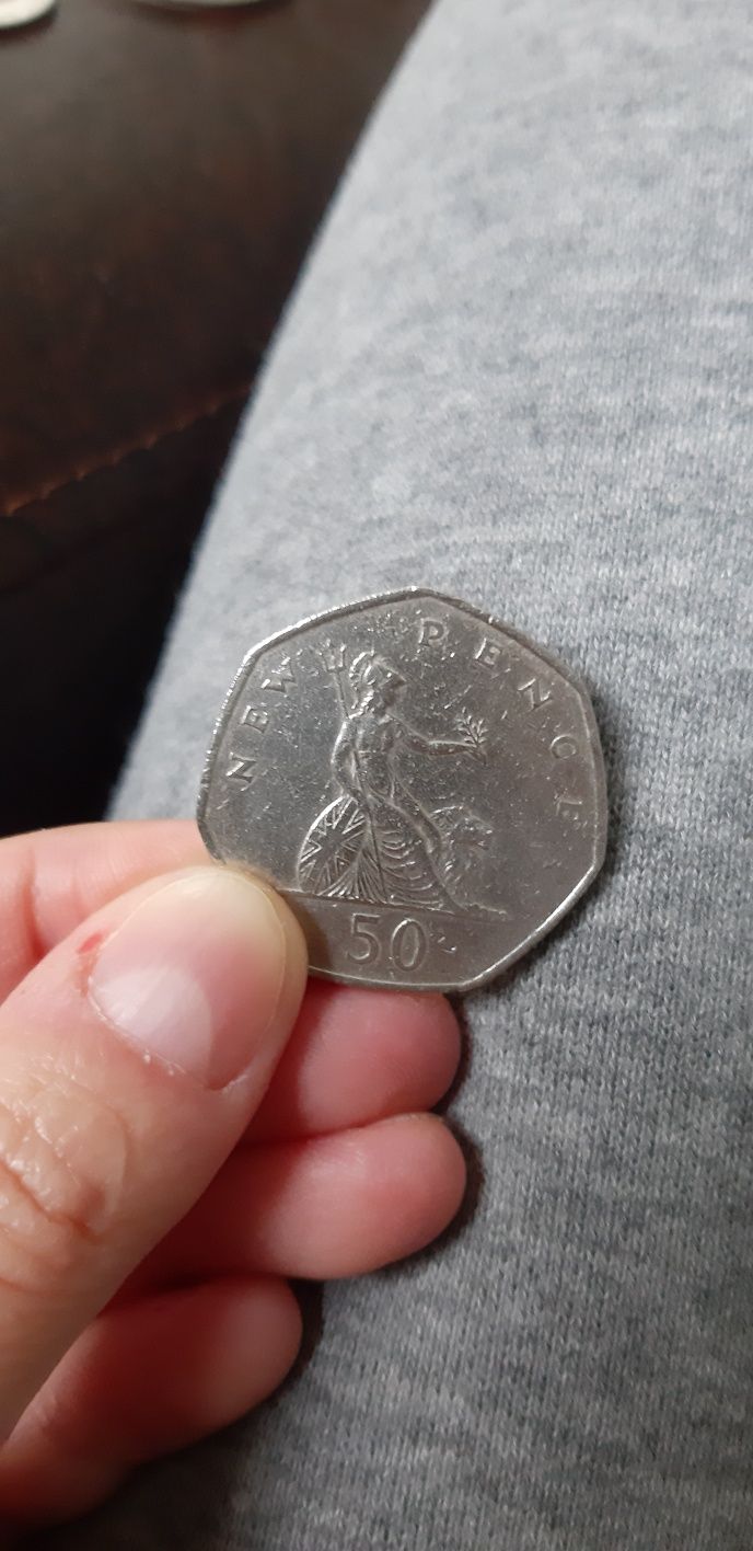 Moneda 50 new pence din 1969