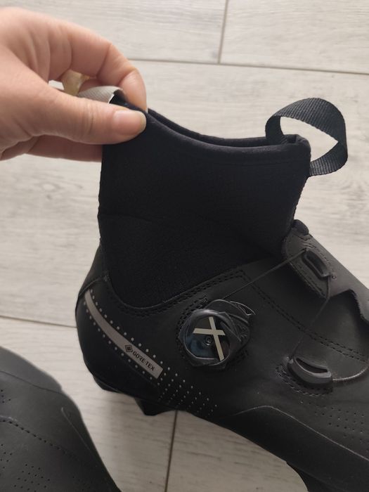 Зимни обувки за колоездене