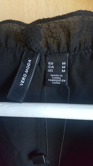 Vând bluză neagră , elegantă Vero Moda