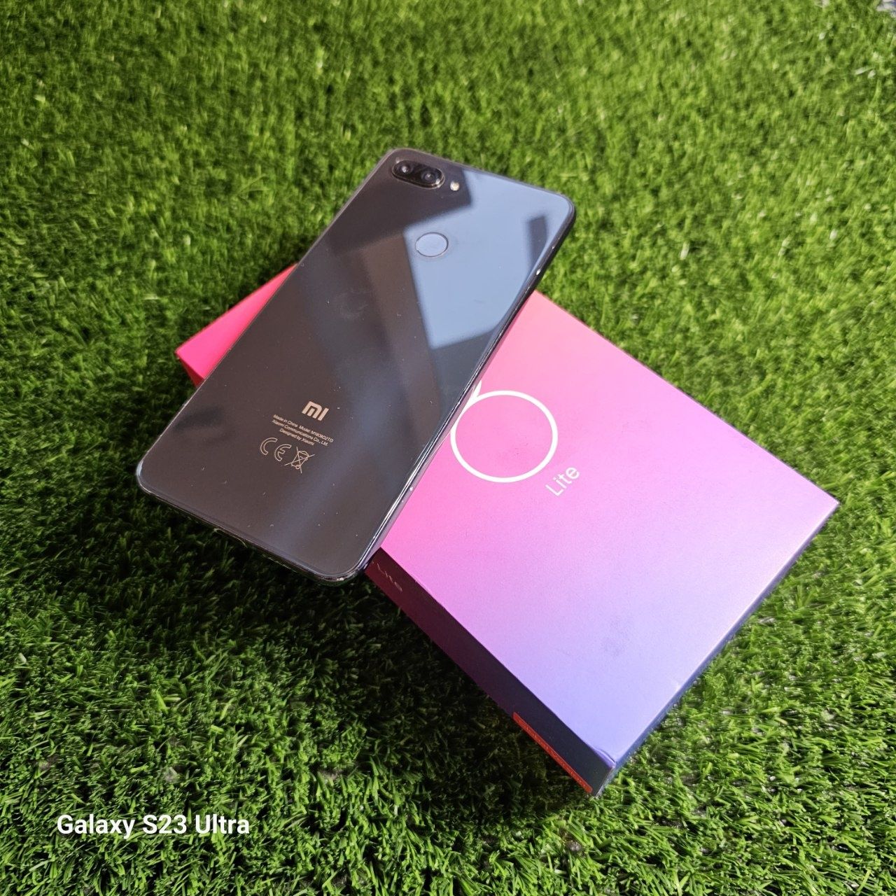 Xiaomi 8Lite sotiladi Flagman