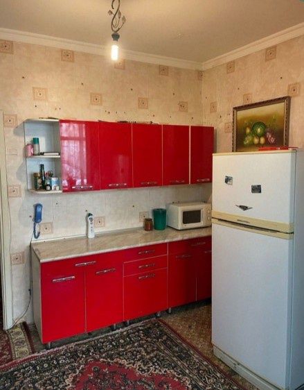Arenda qoratosh s.darvoza 2hona 1 etaj oyla bolar qizlarga
