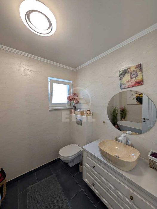 Casă tip duplex de inchiriat, situată în Florești, zona Teilor,