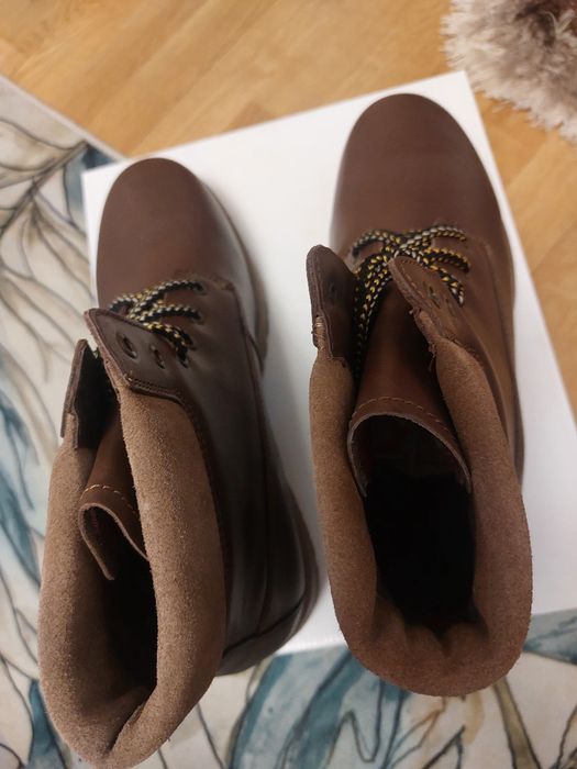 Bocanci din piele naturala