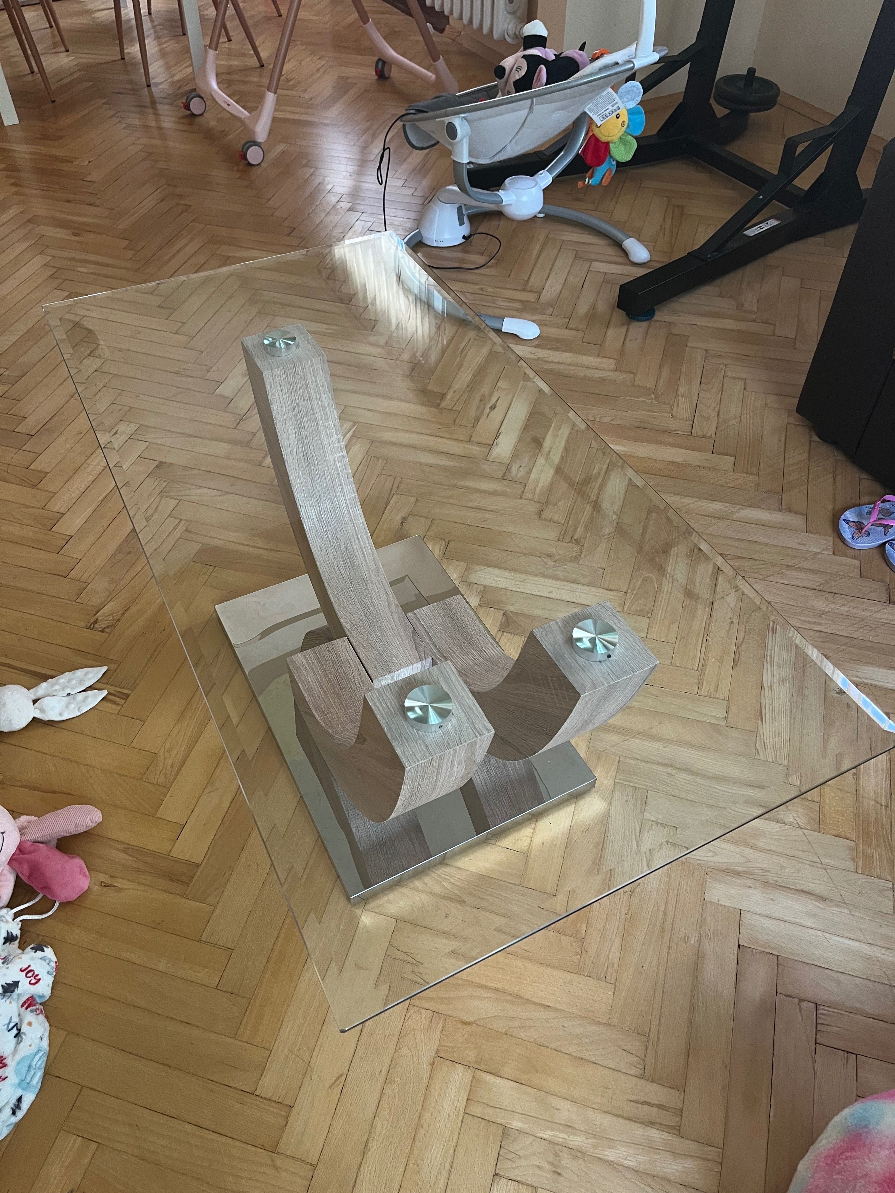 Стъклена холна маса