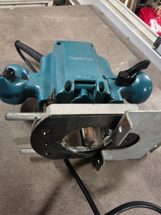 Оберфреза Makita 3620