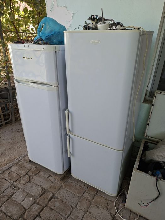 Холодильниклар сотилади