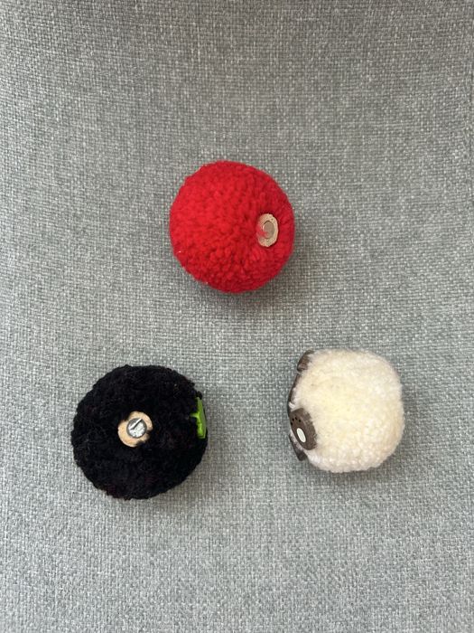 Продавам магнити - тип овца