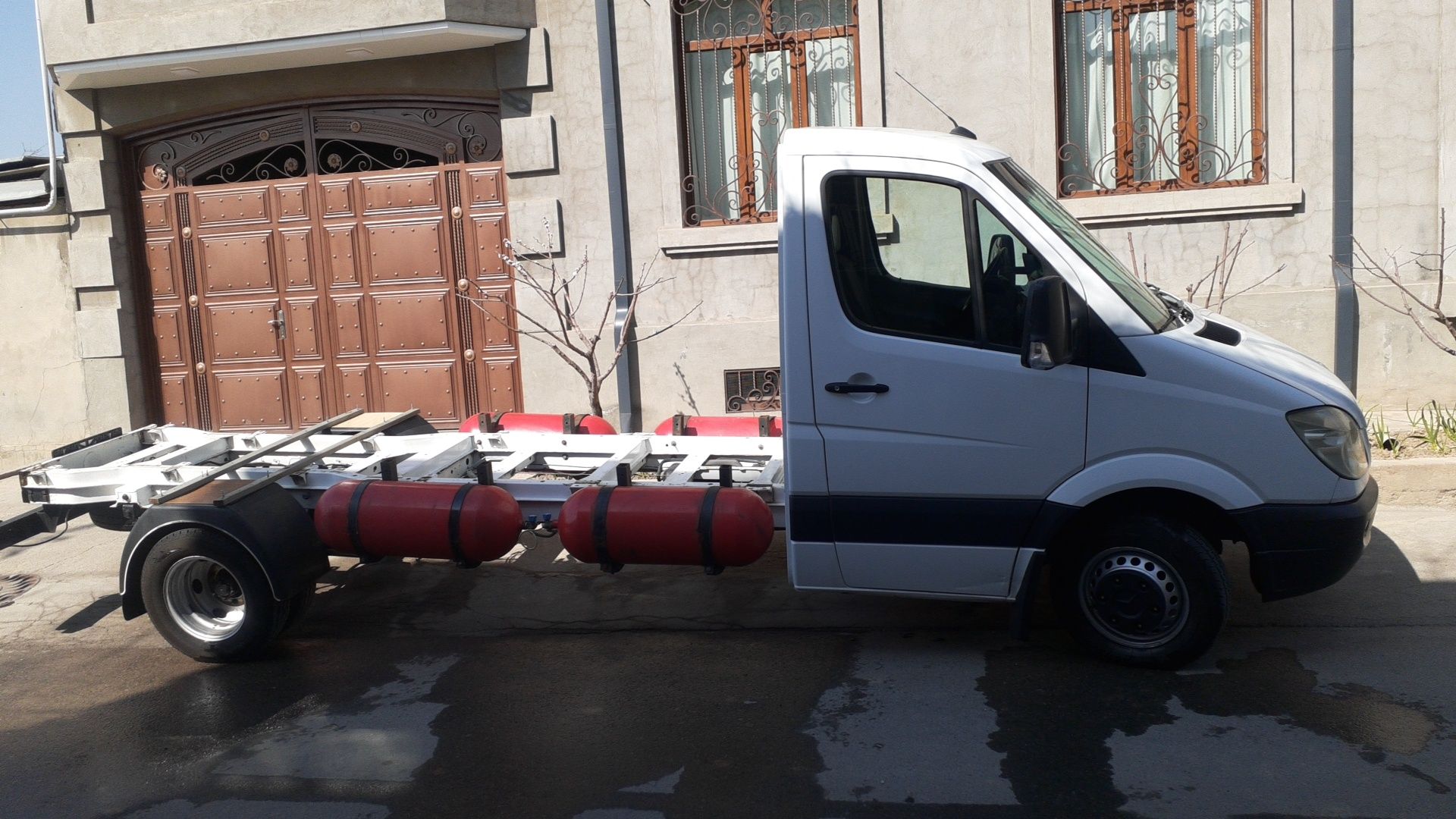 Mersades-Bens Sprinter 2007 yil 113 mator benzin gaz, xoladi zor