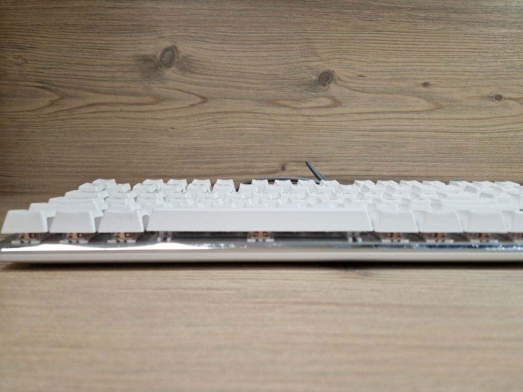 Клавиатура механическая TKL формы с RGB подсветокой