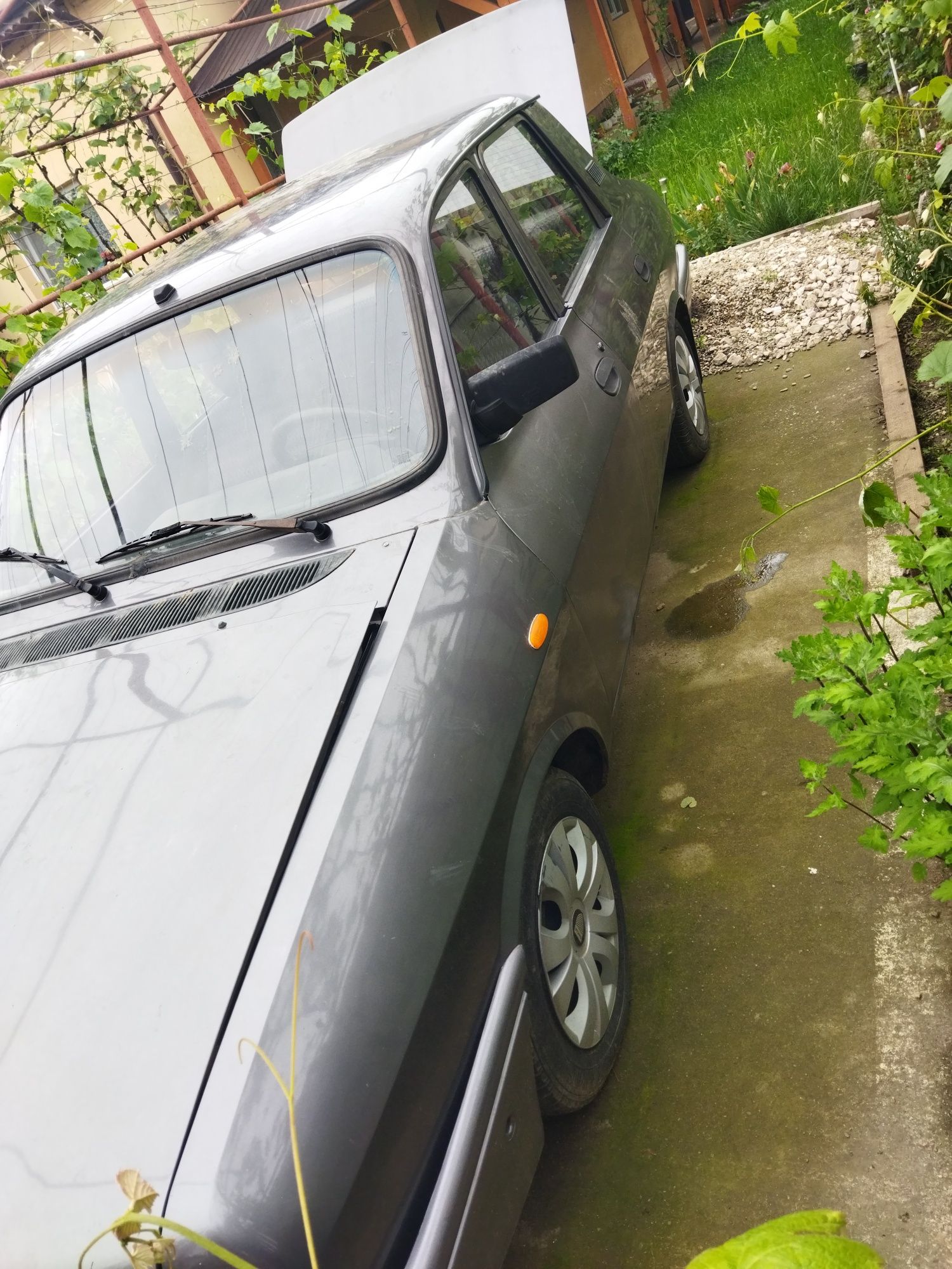 Vând Dacia 1310 pe injecție
