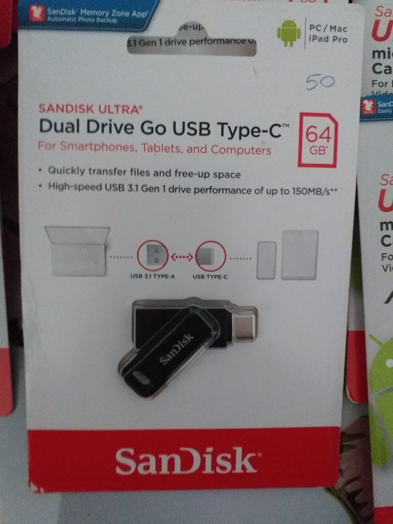 Vand stick-uri si carduri de memorie SanDisk.