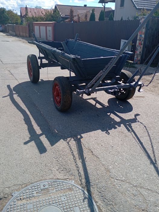 Vând căruță 2 cai