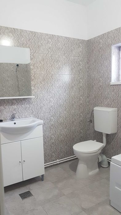 Casă de vânzare la 4,5 km de oraș