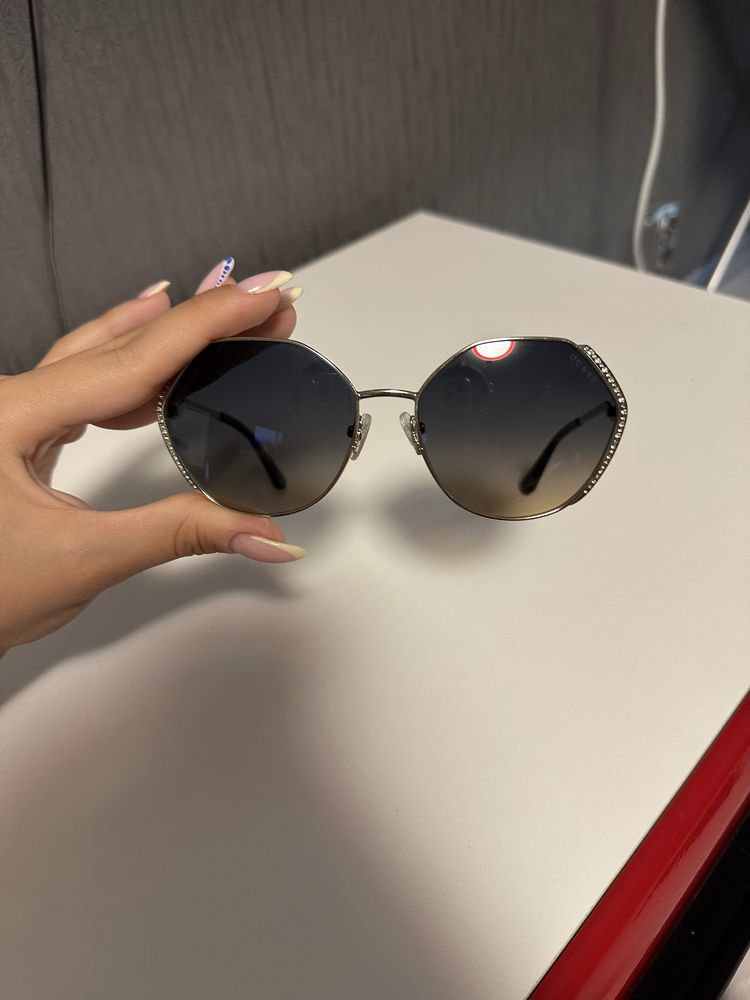 Слънчеви очила GUESS