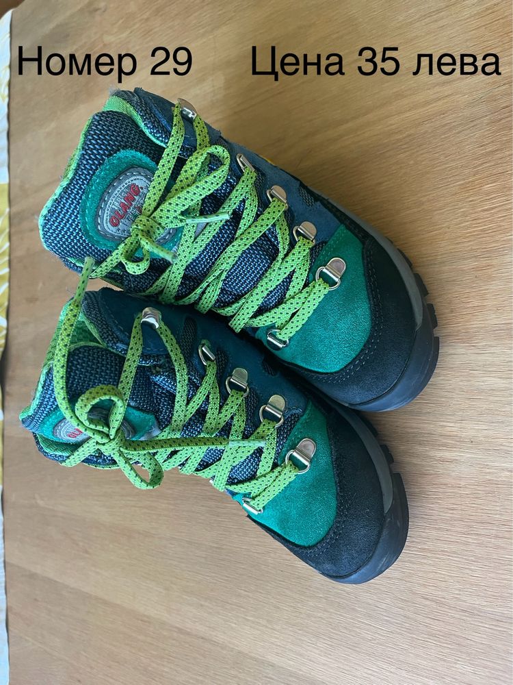 Продавам детски обувки Olang и Crocs