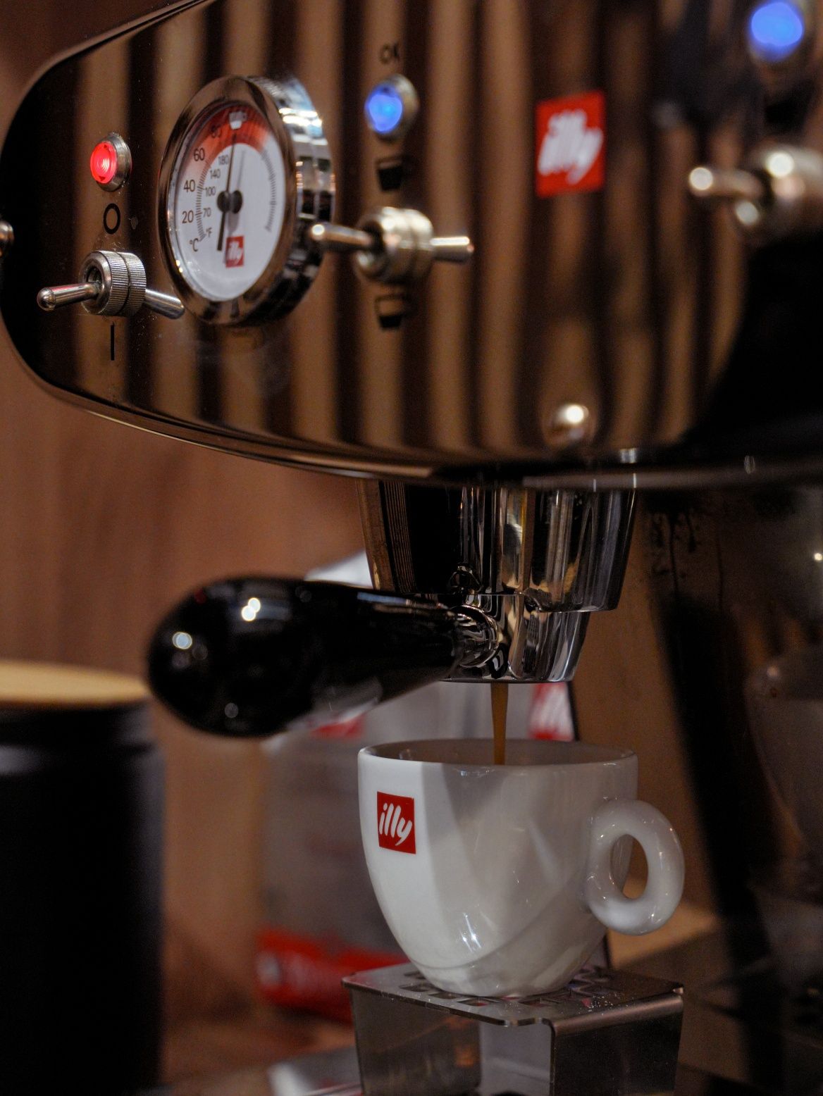 Afacere cafenea în centru Brasov - complet amenajată și funcțională