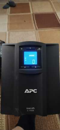 Источник бесперебойного питания APC Smart-UPS C 1500 (SMC1500I)