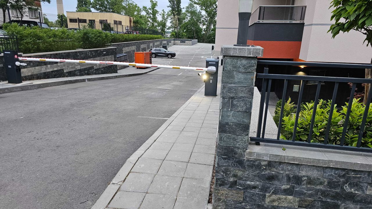 Продава се Четиристаен апартамент в София, Лагера - 163 кв.м за 2300 €/кв.м - Снимка #2
