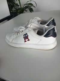 Tommy Hilfiger 43