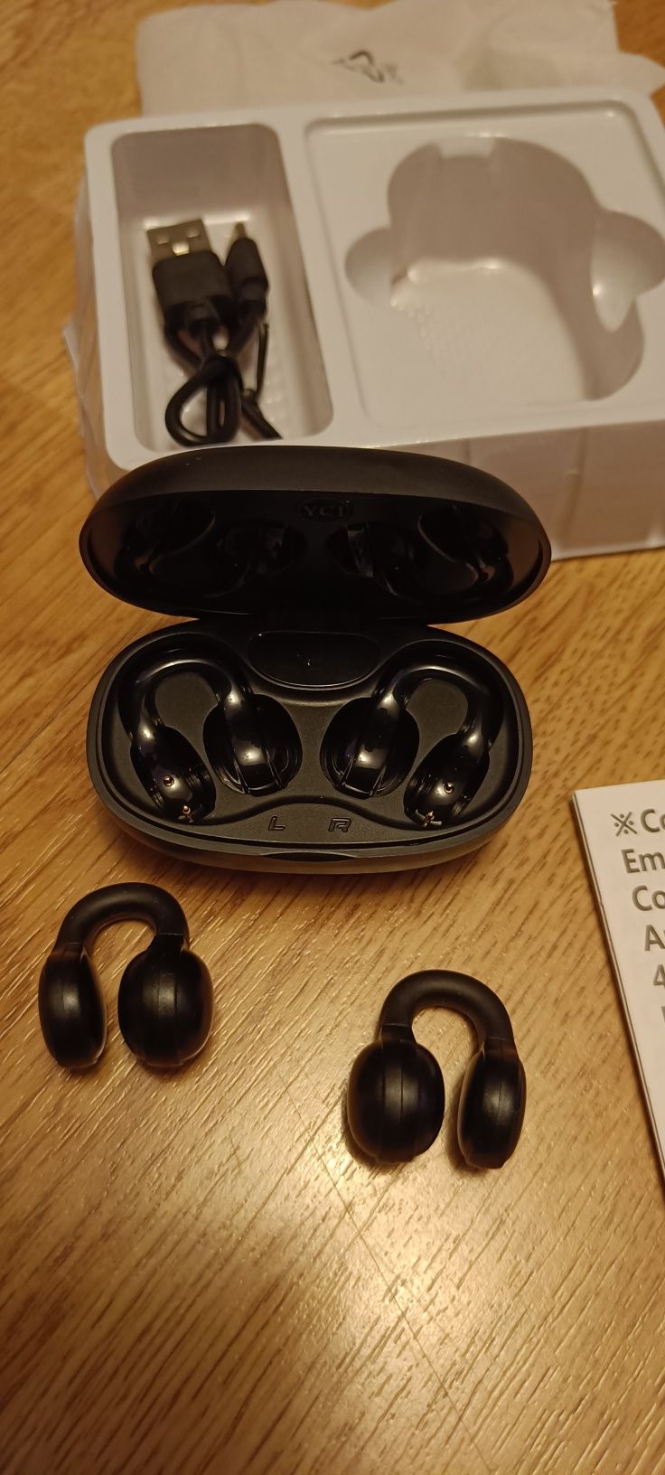 Casti wireless audio