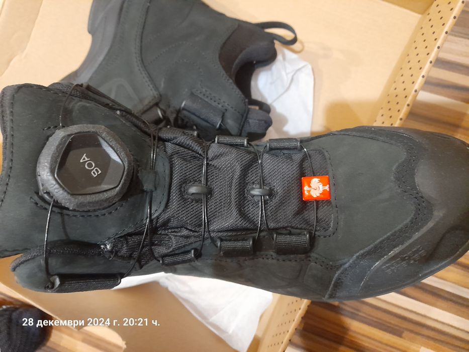 Дамски зимни боти 37