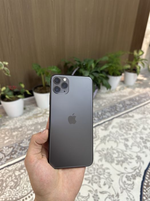 Iphone 11 pro max sotiladi srochna
