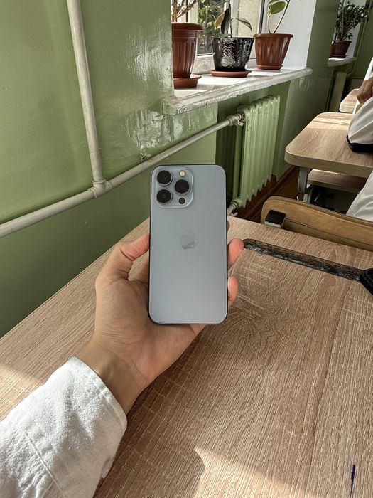 Iphone 13 pro ideal.