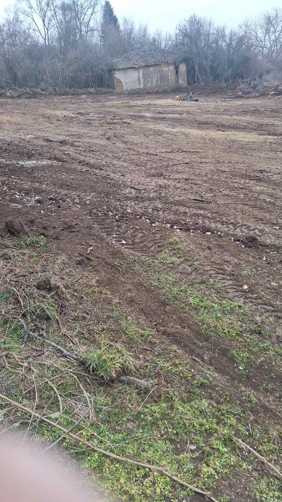 Продава се поземлен имот в село Прибой, област Перник