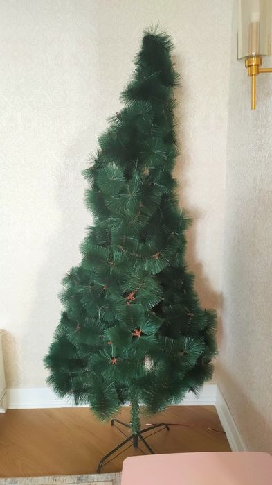 Продам ёлку искусственную, 2,1 м.