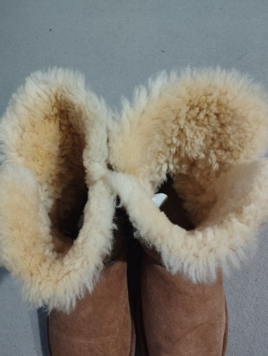 Cizme UGG Bailey Button Chestnut