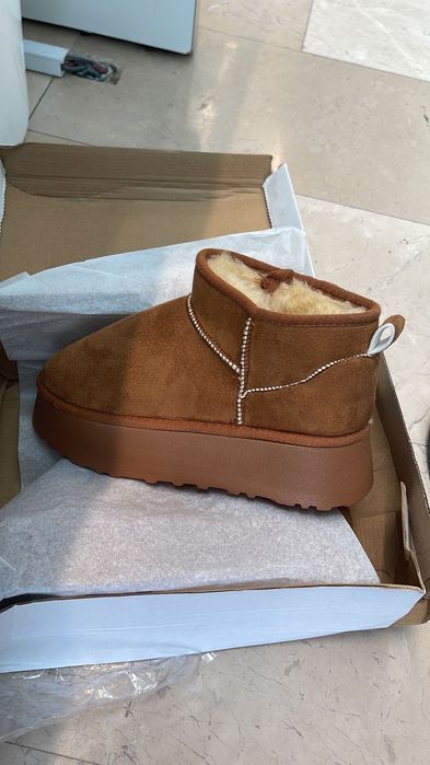URGENT!! Vând UGG- noi, abia cumpărate!!  Nr necorespunzător.