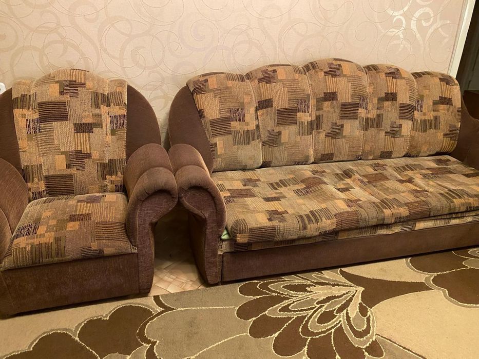 Отдам бесплатно диван и два кресла. Самовывоз