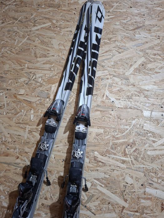 Schiuri Volkl 168 cm/ Atomic 150 cm