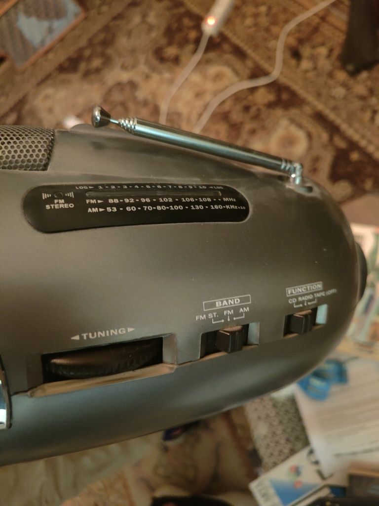 Radiocasetofon recorder cu CD Technika