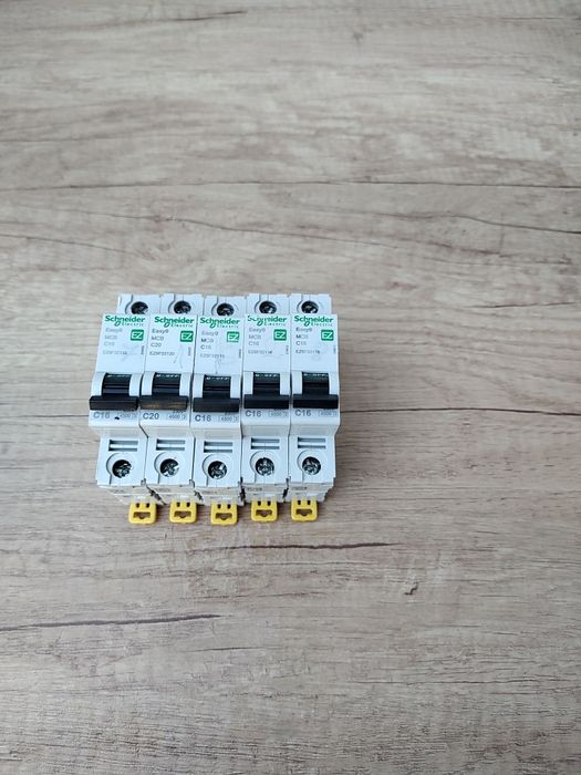 Siguranțe automate schneider