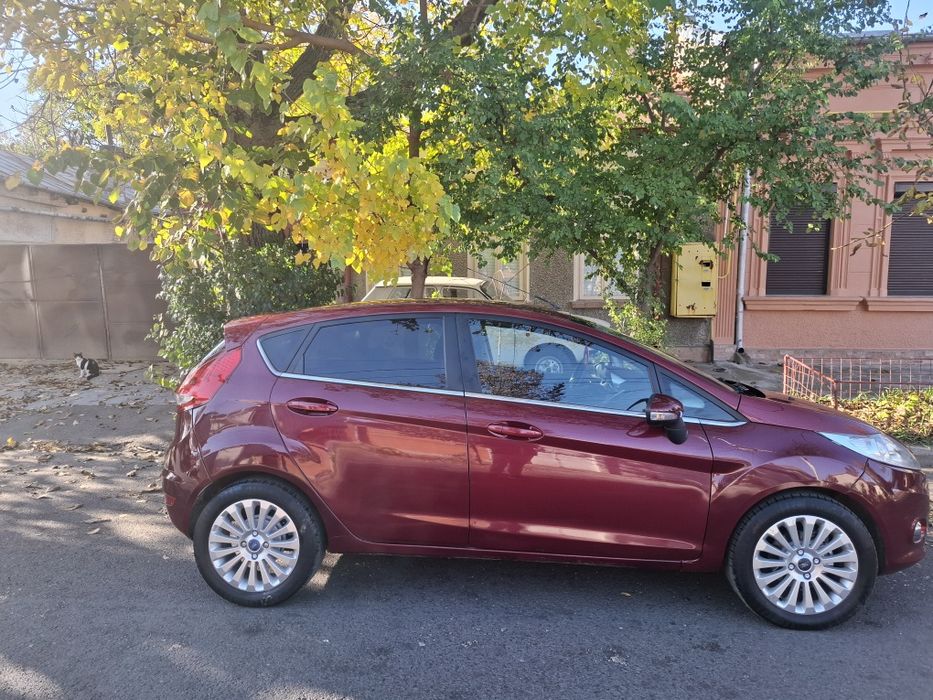 Ford Fiesta " TITANIUM" 1.300 Benzina 2009