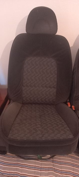 Салон за пежо 407 от плюш-фейслефтова