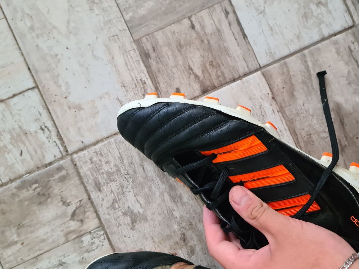 Vand ghete de fotbal Adidas Predator