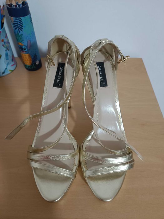 Vând sandale marca Gemelli