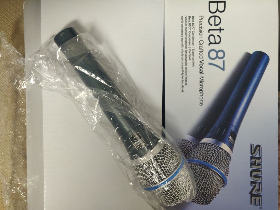 Vând microfon de voce și instrumente